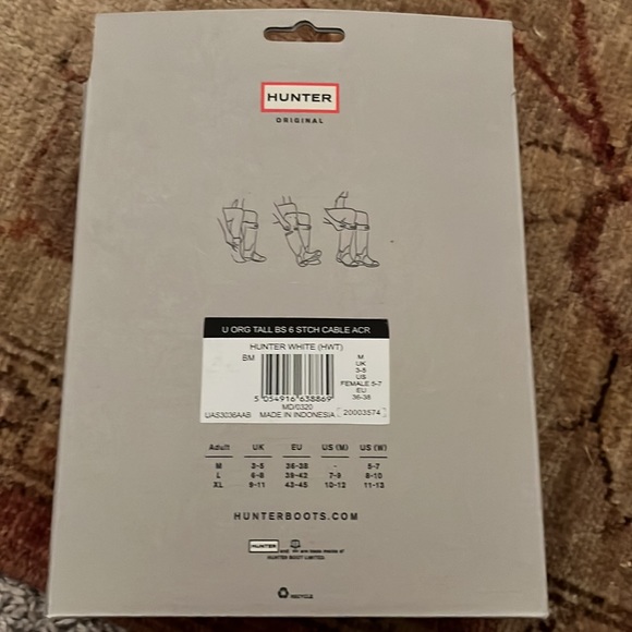 NWT/ORIGINAL BOX: “6 Stitch Cable Knitted Cuff TALL Boot Socks” in HUNTER WHITE - Picture 6 of 9